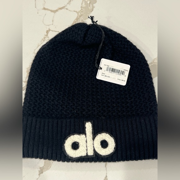 NWT ALO  Knit Hat - Picture 5 of 5
